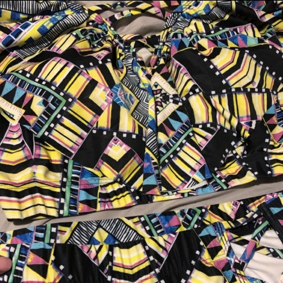 14 [Monif C.] Off Shoulder Lemonade Swim Top Only - Picture 3 of 8